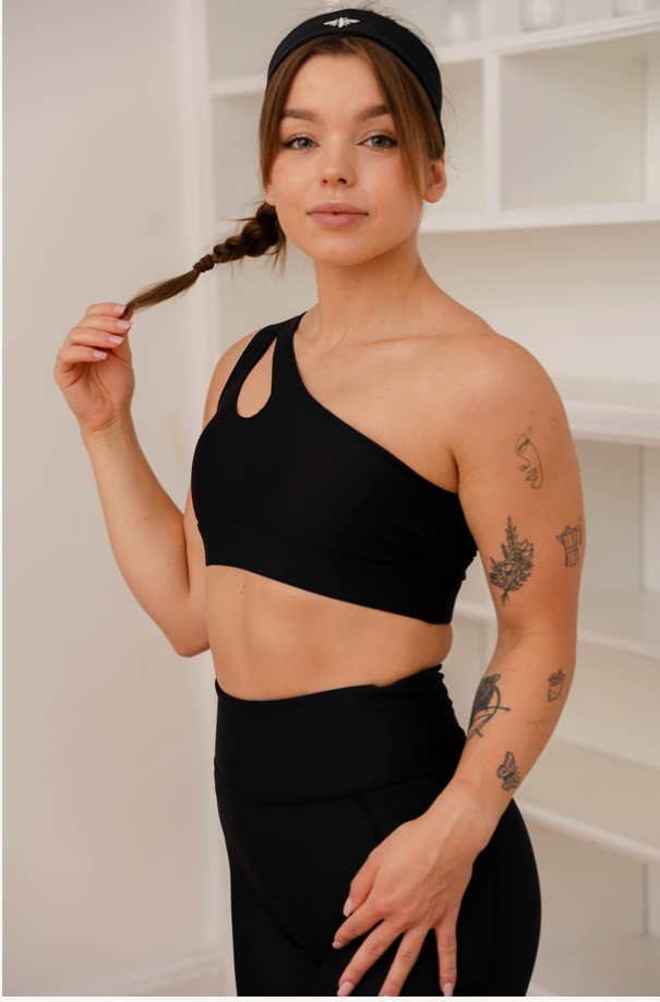 recycled sports bras, sustainable activewear leggings, organic yoga pants, vegan activewear for women, sustainable workout brands, sustainable workout clothes for women, fair trade workout clothes, athletic wear sustainable,